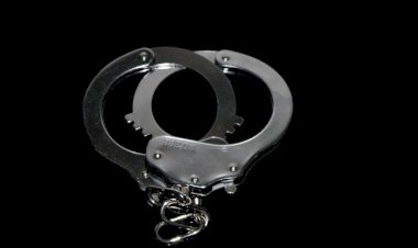 Homem invade apartamento, estupra mulher e esfaqueia o filho dela em BH
