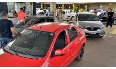 Homem causa confusão em posto de combustível de Guanhães após promover aparelho de economia em frente ao estabelecimento
