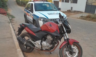 Moto furtada em Taiobeiras é encontrada pela Polícia Militar em Araçuaí