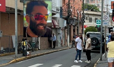 Homem é morto a tiros dentro de restaurante no Centro de Itajubá; suspeita é de motivação passional