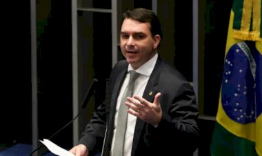 PF ouvirá Flávio Bolsonaro no dia 28 de julho após determinação de Moraes