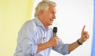 Caiado minimiza críticas, mas afirma que Flávio Bolsonaro deve explicar acusações
