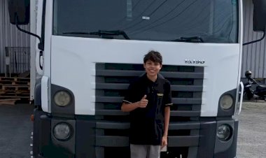 Barrado no banco e até no trabalho: caminhoneiro parado pela PM por parecer criança coleciona perrengues