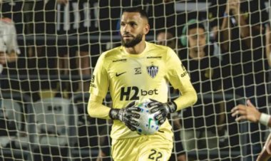 Everson será desfalque no Atlético para duelo com o Vitória, pela Série A