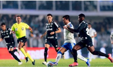 Análise: Com marcação frouxa no meio e defesa exposta, Cruzeiro foi presa fácil para o Santos
