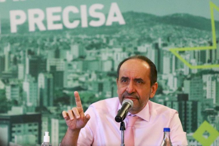 Com menor ocupação de UTIs em 50 dias, reunião de Kalil pode definir reabertura