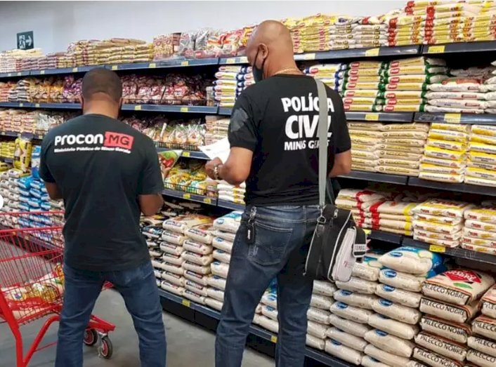 Supermercados são investigados em BH por aumento nos preços de arroz e óleo