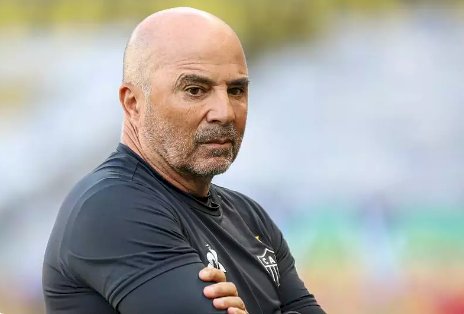 Galo: jornal francês coloca Sampaoli no radar do Lyon e diretor comenta