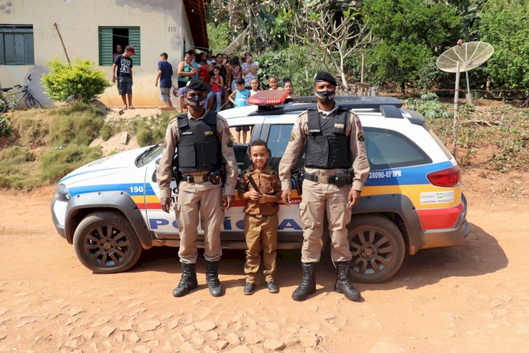 POLICIAIS MILITARES SURPREENDEM CRIANÇA EM CANTAGALO