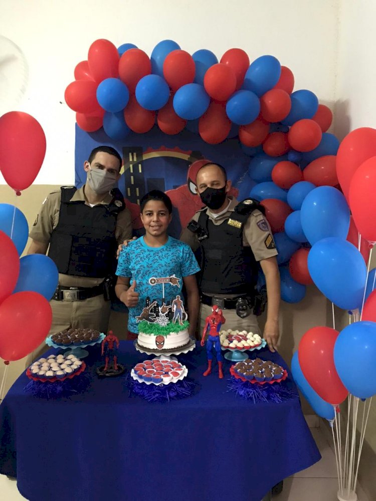 MILITARES DE COROACI PARTICIPAM DA 12° FESTA DE ANIVERSÁRIO DO GAROTO WALLACE