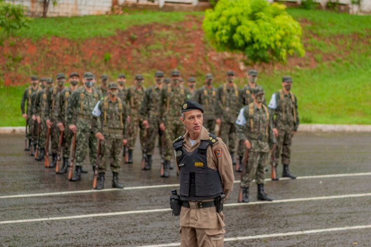 Comandante do 65° Batalhão da Polícia Militar participa de solenidade no Tiro de Guerra de Guanhães 