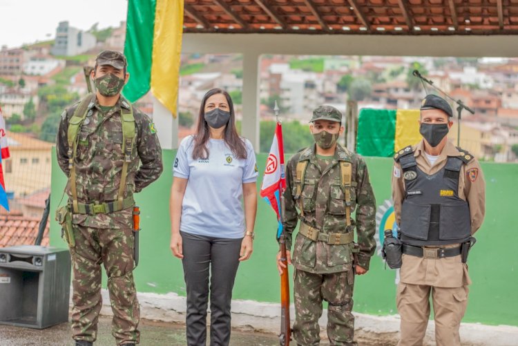 Comandante do 65° Batalhão da Polícia Militar participa de solenidade no Tiro de Guerra de Guanhães 