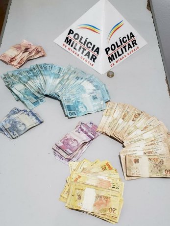 POLÍCIA MILITAR DE FREI LAGONEGRO DEVOLVE A QUANTIA DE R$34.533,10 A IDOSO VÍTIMA DE FURTO