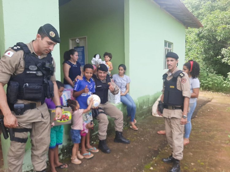 PM faz entrega de presentes arrecadados na campanha Natal Solidário nas comunidades de  Sabinópolis