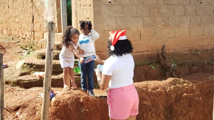 NATAL SOLIDÁRIO, FAZENDO UMA CRIANÇA FELIZ   -  Natal das crianças felizes de Sabinópolis