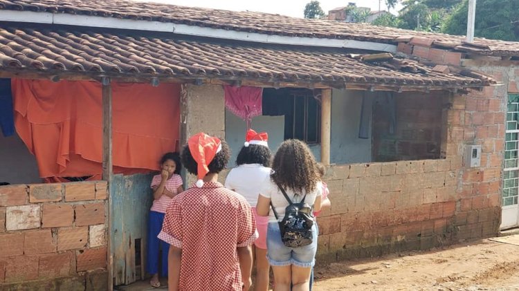 NATAL SOLIDÁRIO, FAZENDO UMA CRIANÇA FELIZ   -  Natal das crianças felizes de Sabinópolis