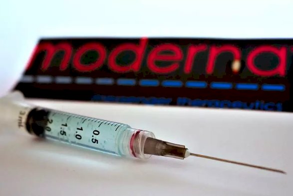 Funcionário de hospital nos EUA danifica 500 doses de vacina contra Covid
