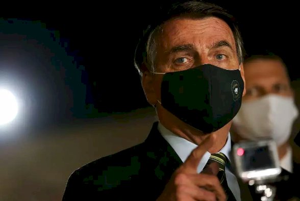 Bolsonaro suspende compra de seringas 'até que os preços voltem à normalidade'