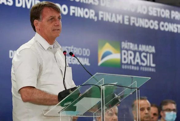 Em MP, Bolsonaro libera compra de vacina sem licitação e antes de aval da Anvisa