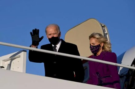 Joe Biden toma posse hoje e assina 17 decretos para reverter políticas de Trump
