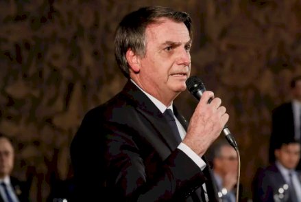 Bolsonaro diz que governo foi além da obrigação no colapso da saúde em Manaus