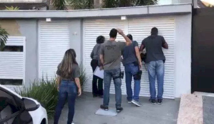 Polícia faz buscas na casa do cantor Nego do Borel, no Rio de Janeiro