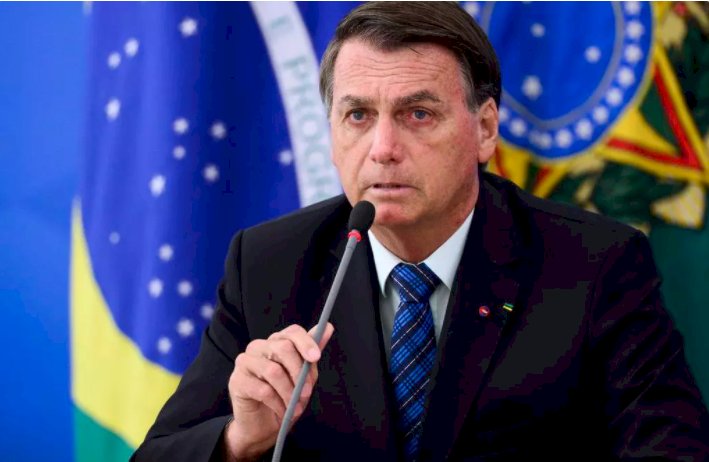 Bolsonaro veta projeto de internet grátis para aluno de rede pública na pandemia