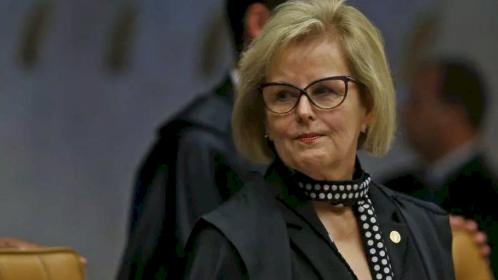 Rosa Weber suspende trechos de decretos de porte e posse de armas de Bolsonaro