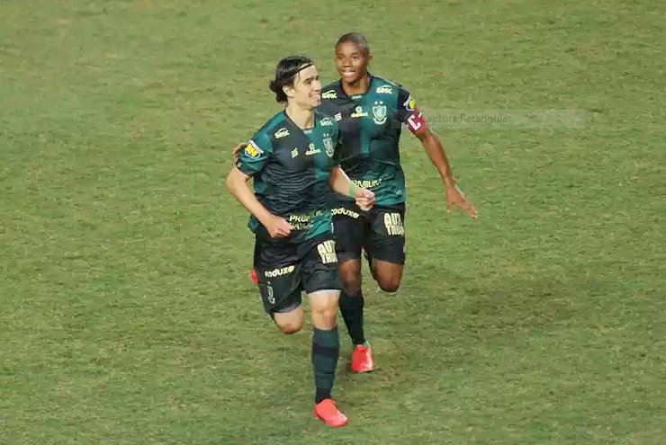 América volta a vencer, rebaixa Coimbra e alcança vice-liderança do Mineiro