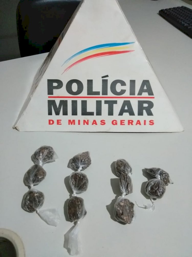  PM prende suspeito por tráfego de drogas e Sabinópolis