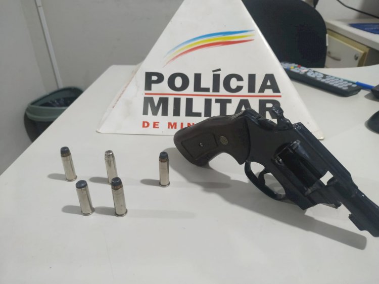 Operação conjunta das Polícias de São José do Jacuri e São Pedro prendem homem por porte ilegal de arma de fogo