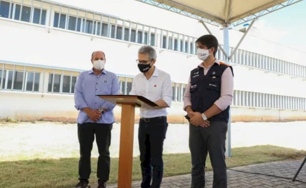 Zema visita Valadares e anuncia retomada das obras  do Hospital Regional.