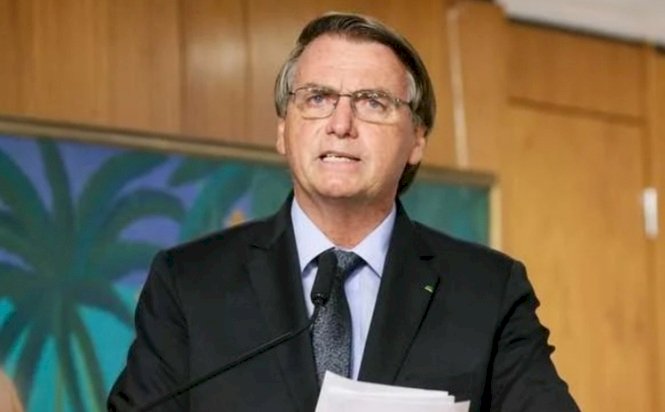 Governo Bolsonaro opera Orçamento secreto com emendas informais, revela jornal.