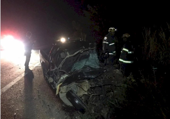 Homem morre em acidente na BR-381; corpo fica preso às ferragens.