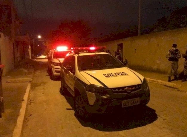 Homem é assassinado dentro de casa em Governador Valadares.