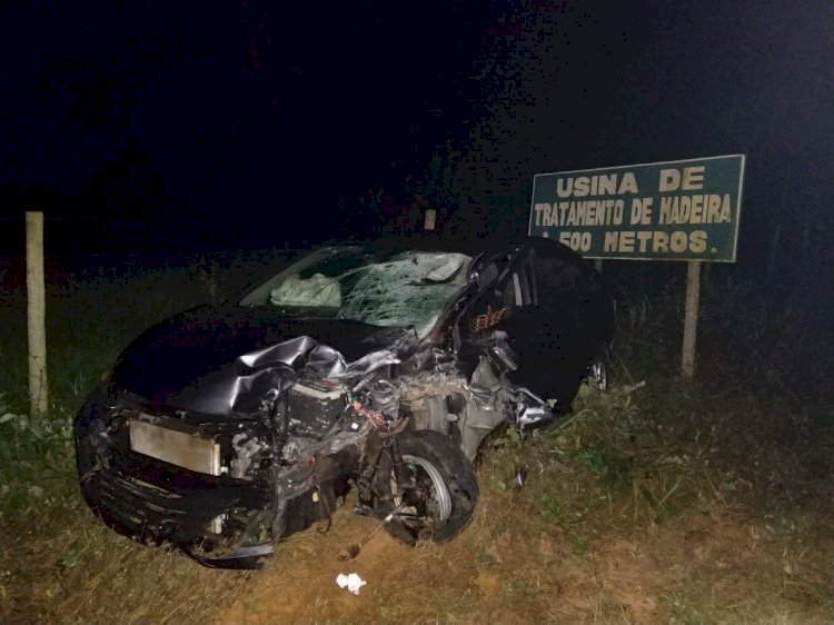 Acidente grave entre carro e moto deixam três vítimas fatais próximo a Sabinópolis.