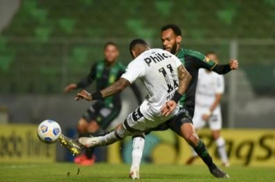 A gente tem jogador que sabe fazer gol, mas não está acontecendo', diz Diniz Depois da derrota por 2 a 0 para o América-MG neste sábado, o técnico do Santos não conseguiu dizer porquê de seus jogadores não conseguirem balançar as redes