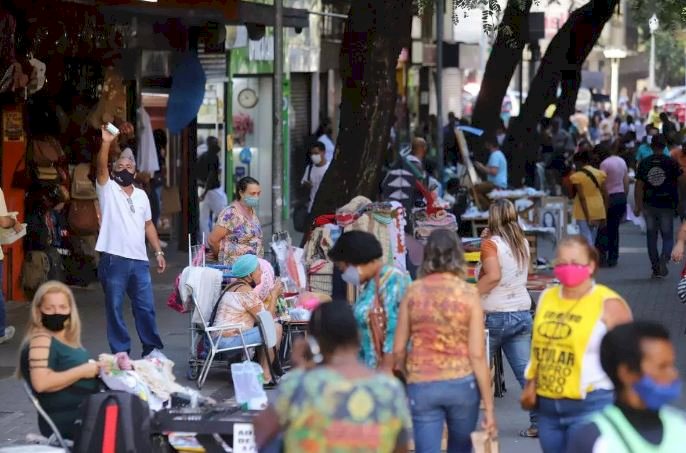 Transmissão da Covid no Brasil atinge menor taxa de 2021, diz Imperial College