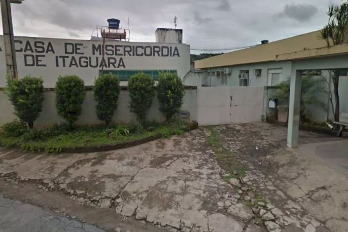 Homem gay é dopado, tem corpo cortado e símbolo nazista desenhado no rosto em MG