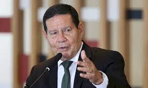 Mourão diz que Brasil não é 'república de bananas' e que haverá eleição mesmo sem voto impresso