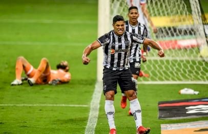 Galo vence Bahia com outra ótima atuação de Hulk e dá grande passo para a vaga