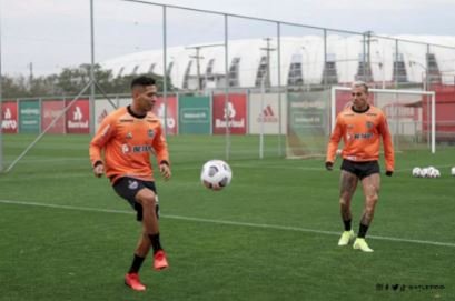 Galo x River Plate: Zaracho e Vargas são as novidades do treino em Porto Alegre