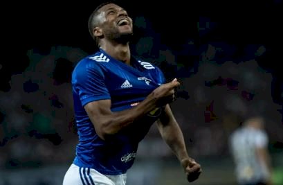 Thiago sai do banco, marca, e Cruzeiro vence o Náutico na última rodada do turno