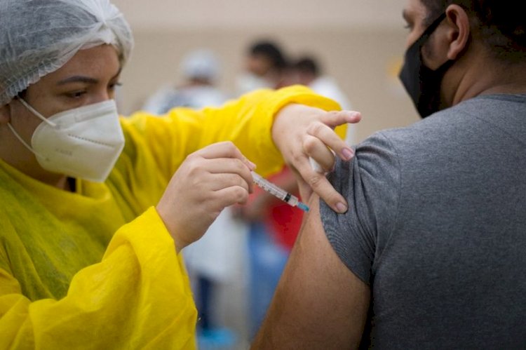 Aplicação da 3ª dose contra covid-19 em Minas começa no mês de setembro