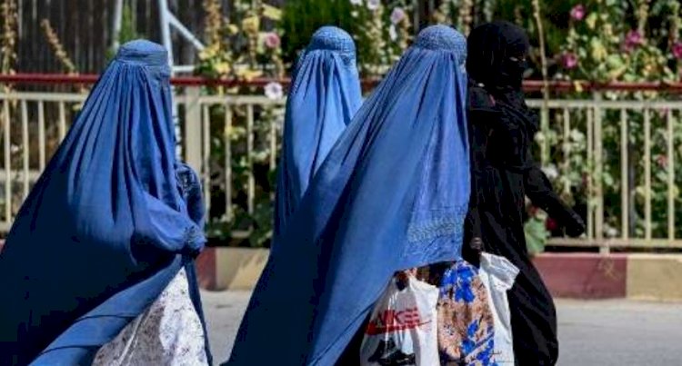 Talibã determina regras para que mulheres possam estudar no Afeganistão