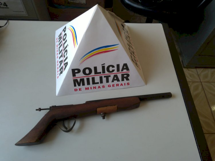 Homem de 37 anos é preso por porte ilegal de arma de fogo em Divinolândia de Minas