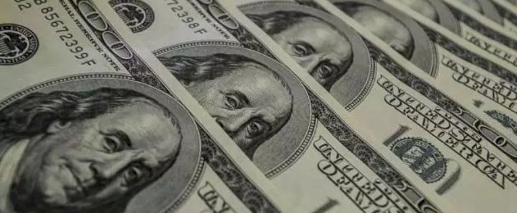 Dólar fecha em leve alta, a R$ 5,3096, com cautela doméstica no radar