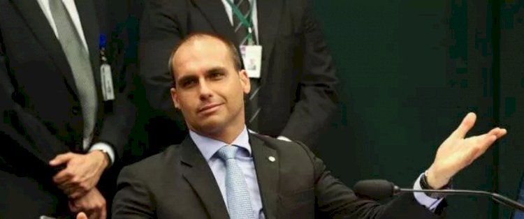 Eduardo Bolsonaro, que integrou comitiva na ONU, está com Covid