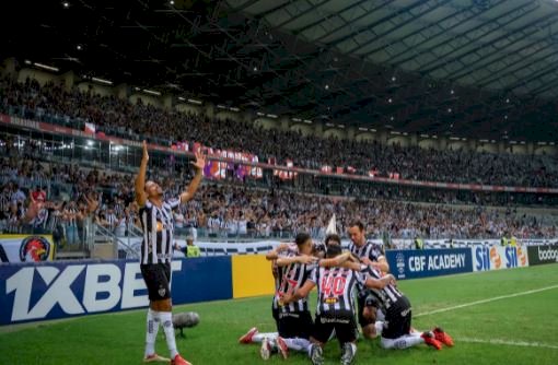 Empurrado pela torcida, Galo constrói virada no Mineirão e bate o Santos