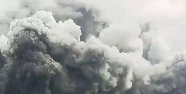 Vulcão Monte Aso entra em erupção no Japão